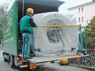 Manipulare si transport tehnica medicala